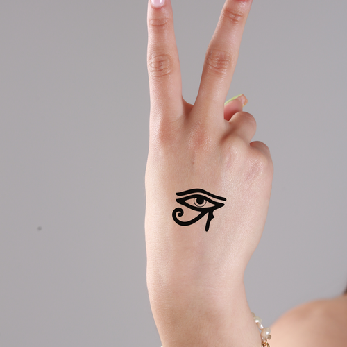 tatouage ephemere oeil d horus style mystique et protecteur