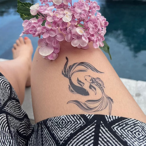tatouage temporaire carpe koi yin yang discret inspiration cuisse