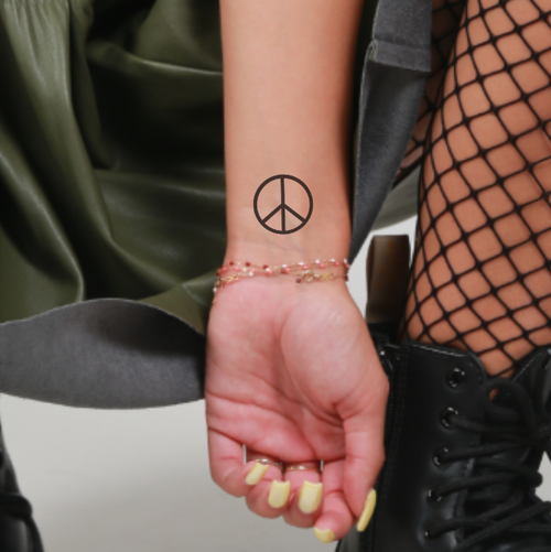 Vrede en liefde tattoo