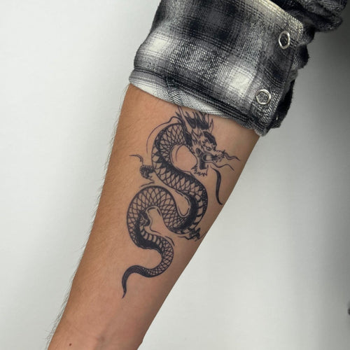 tatouage temporaire dragon discret inspiration force et legendes