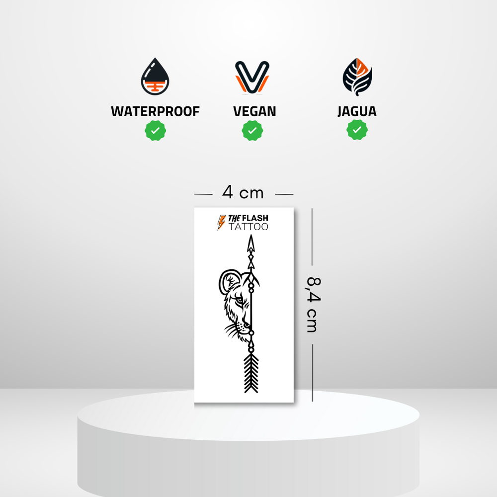 Tatouage flèche lionne minimaliste pour femme