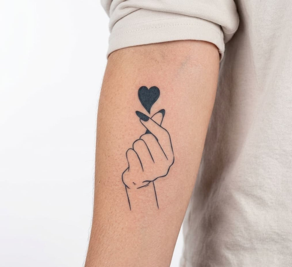 Finger heart